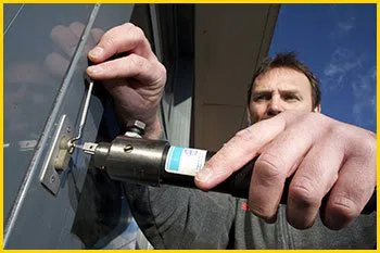 Metro Locksmith Services Brooklyn, NY 718-489-9798 Metro Locksmith Services Brooklyn, NY 718-489-9798 - 10-lock-smiths